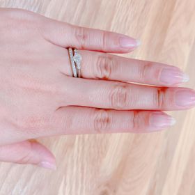 【CAFERING(カフェリング)の口コミ】 とにかくシンプルかつ華やかな長く付けられるものがよく、ハーフエタニテ…