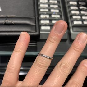 【エクセルコダイヤモンド(EXELCO DIAMOND)の口コミ】 指輪のデザインはどシンプルなものを探していました。普段からずっと付け…
