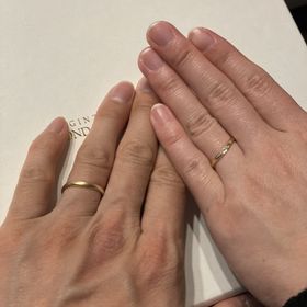 【銀座ダイヤモンドシライシの口コミ】 2人ともビビッときたデザインが一緒だったのでこちらに即決しました。シン…