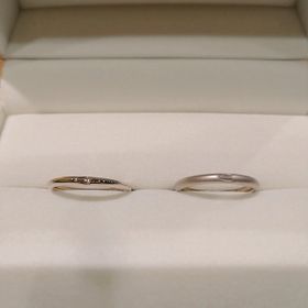 【ケイウノ ブライダル(K.UNO BRIDAL)の口コミ】 お互い24時間付けていられるデザインが良かったので、シンプルなデザイン…