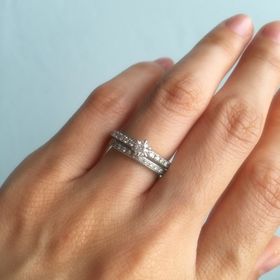 【canal4℃(カナルヨンドシー)の口コミ】 友人がしていた指輪を見たことがきっかけで細かいダイヤが並んでいるこの…