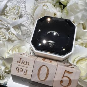 【4℃ BRIDAL(ヨンドシーブライダル)の口コミ】 指輪のデザインにはダイヤモンドがたくさんほしいですが、仕事でも日常生…