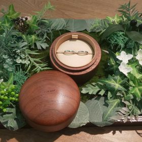 【COLANY(コラニー)の口コミ】 繊細なデザインに、一目惚れしました。
色々なブランドを見て回りましたが…