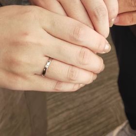 【ギンザタナカブライダル(GINZA TANAKA BRIDAL)の口コミ】 最初はV字のものを探していましたが、1番気に入ったのはストレートタイプ…