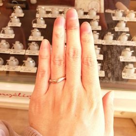 【アンジェリックフォセッテ(Angelique Fossette)の口コミ】 ふっくらしたデザインで、プラチナ×ゴールドがとても映えます。スト…