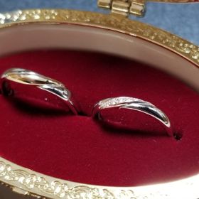 【Beauty and the Beast(ディズニー美女と野獣)の口コミ】 美女と野獣モチーフの指輪で、裏にオリジナル刻印が入れられるのが魅力的…