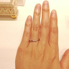 【LUCIR-K(ルシルケイ)】の口コミ ぷっくりしたV字の指輪です。ラインがどことなくハートに見える感じもすご...