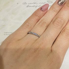 【ラザール ダイヤモンド(LAZARE DIAMOND)の口コミ】 ダイヤの粒が大きめでしっかりと存在感のあるエタニティです！シンプルな…