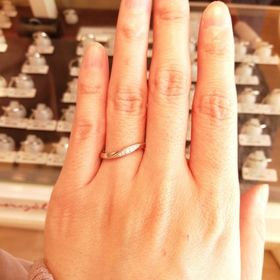 【アンジェリックフォセッテ(Angelique Fossette)の口コミ】 なめらかなウェーブが指に映え、とても手が綺麗に見えました。
ストレート…