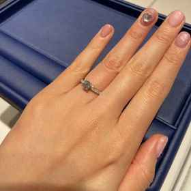 【銀座ダイヤモンドシライシの口コミ】 デザインが1番かわいいなと思ったのとダイヤモンドの輝きが綺麗だったから…