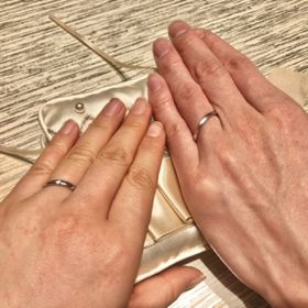 【TRECENTI(トレセンテ)の口コミ】 耐久性を考えてプラチナの指輪にしました。
いろんな種類の指輪を試着させ…
