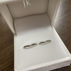 【1122 iifuufu bridal(いい夫婦ブライダル)の口コミ】 デザインと価格のバランス。
デザインはシンプルかつ、少しアクセントのあ…