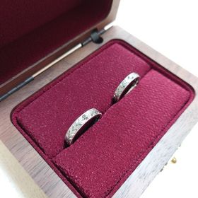 【MIORING(ミオリング)の口コミ】 和風のデザインの物を探していたところ、こちらのミオリングの月桂双樹の…