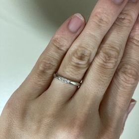 【canal4℃(カナルヨンドシー)の口コミ】 指輪の決め手になったのは、3石並んだ丸いダイヤモンドのデザインが気に入…