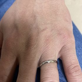 【GALA JEWELRY(ガラジュエリー)の口コミ】 デザインと価格に惹かれました。とても素敵でシンプルなものから派手なも…