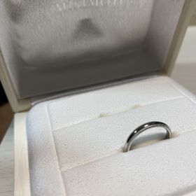 【MIKIMOTO(ミキモト)の口コミ】 デザイン： ２.８ミリ幅という日本人の指に合うデザインに惹かれました。…