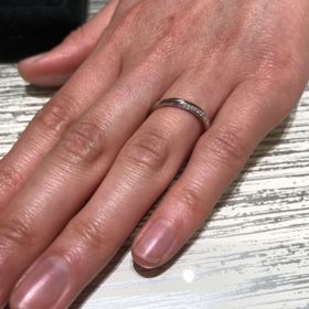 【TRECENTI(トレセンテ)の口コミ】 女性用の指輪には上だけではなく、指輪の側面にもダイヤが入っているのが…