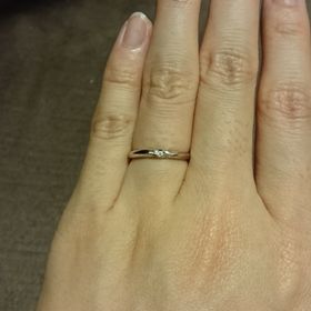 【エクセルコダイヤモンド(EXELCO DIAMOND)の口コミ】 婚約指輪と重ねた姿がとても気にいり、同じシリーズで揃える良さを感じま…