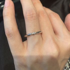 【エクセルコダイヤモンド(EXELCO DIAMOND)の口コミ】 何件か比較した中で、1番指輪のデザインが気に入り購入することを決めまし…