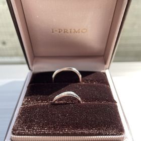 【アイプリモ(I-PRIMO)の口コミ】 指が綺麗に見えるよう、また飽きがこないよう
ウェーブのデザインで、シル…