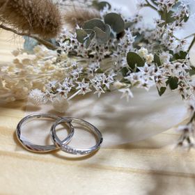 【HOSHI no SUNA 星の砂(ほしのすな)の口コミ】 結婚指輪を選ぶ際に似たような指輪がたくさんありましたが、JUNOはダイヤ…
