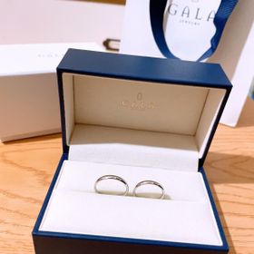 【GALA JEWELRY(ガラジュエリー)の口コミ】 結婚指輪を日常的につけたいと考えていたので、シンプルな飾りのない指輪…