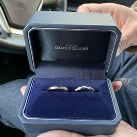 【銀座ダイヤモンドシライシの口コミ】 最初は、プラチナとゴールドの2色が良いと思って探していました。普通のプ…