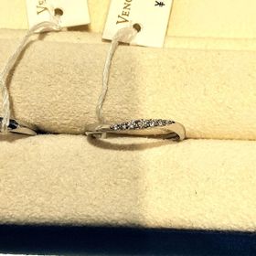 【ヴァンドーム青山(VENDOME AOYAMA)の口コミ】 試着した中で1番良かったのが、細めのV字のリングです。
石がより輝きを放…