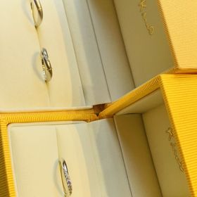 【ケイウノ ブライダル(K.UNO BRIDAL)の口コミ】 空き時間にぶらっと入ったお店でしたが、2人のエピソードをもとに目の前で…