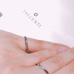 【TRECENTI(トレセンテ)の口コミ】 デザインがシンプルな一粒ダイヤのものとライン状にメレダイヤの入ってい…