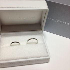 【STAR JEWELRY(スタージュエリー)の口コミ】 まだ若く、お金もあまりない私たちにも手が届く価格で、お店のかたの対応…