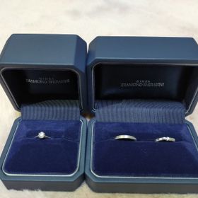 【銀座ダイヤモンドシライシの口コミ】 最初は結婚指輪だけ購入する予定でしたが、お店で初めて見たダイヤがあま…