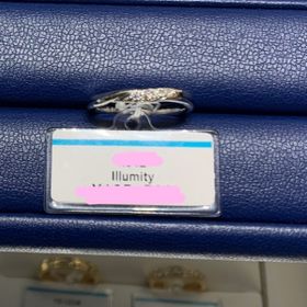 【銀座ダイヤモンドシライシの口コミ】 普段使いはしないと決めていたので、ダイヤモンドの輝きが目立つリングを…
