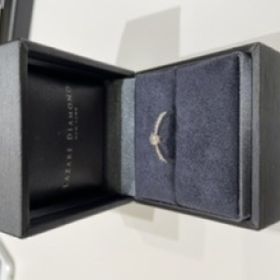 【ラザール ダイヤモンド(LAZARE DIAMOND)の口コミ】 ネットで検索しているときから気になっていた商品でした。実際につけてみ…