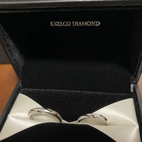 【エクセルコダイヤモンド(EXELCO DIAMOND)の口コミ】 指輪の内側加工のおかげで着け心地がなめらかでとても良く、デザインもあ…