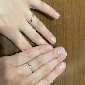 【TRECENTI(トレセンテ)の口コミ】 2人のフィーリングに合う素敵なリングでした。
ダイヤモンドのデザイン等…