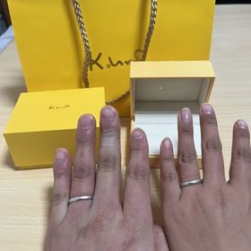 【ケイウノ ブライダル(K.UNO BRIDAL)の口コミ】 家具を作る仕事をしていることもあり、2人が木が好きなので木目金をつかっ…