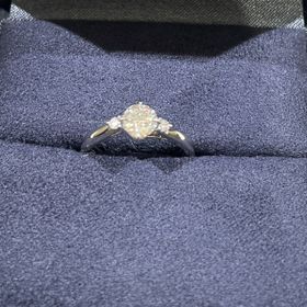 【ラザール ダイヤモンド(LAZARE DIAMOND)の口コミ】 ダイヤモンドのクオリティを重視して指輪を探しておりましたが、こちらは…