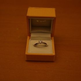 【ケイウノ ブライダル(K.UNO BRIDAL)の口コミ】 4Cが理想だったことや、価格など、希望に近かったので、この指輪にしまし…