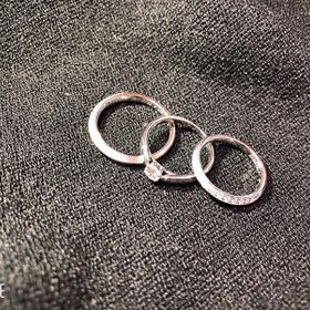 【銀座ダイヤモンドシライシの口コミ】 真っ直ぐのタイプが良かった！
ギラギラしすぎず、シンプルすぎず、絶妙な…