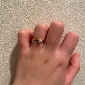 【COCCO(コッコ)の口コミ】 指輪の色やデザイン、値段、またダイヤの鑑定書がついたのが良かったから…