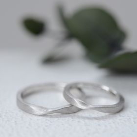 【CRAFY(クラフィ)の口コミ】 デザインはシンプルで、少し変化のあるものを、テイストはあまり派手なも…