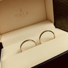 【GALA JEWELRY(ガラジュエリー)の口コミ】 プラチナで外側はシルバー内側はピンクゴールドで珍しいと思いこれにしま…