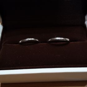 【アイプリモ(I-PRIMO)の口コミ】 プラチナの指輪を選びました。シンプル且つスタイリッシュなデザインを選…