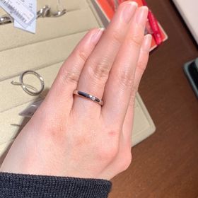 【TRECENTI(トレセンテ)の口コミ】 お花型のダイヤモンドの埋め込みがとてもかわいく、他ではあまり見られな…