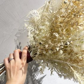 【N.Y.NIWAKA(ニューヨークニワカ)の口コミ】 デザインがきらきらしててかわいかったし、丈夫そうだった。婚約指輪と形…