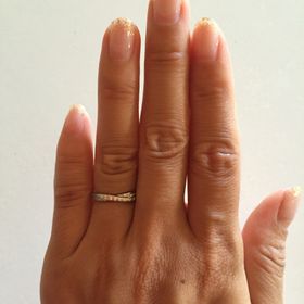 【STAR JEWELRY(スタージュエリー)の口コミ】 どんな服装にも合うように、シンプルなものを探していました。
一目で可愛…