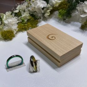 【SORA(ソラ)の口コミ】 お互い好きな色を選び、指輪の縁に入れました！フェアをやっていたので、…