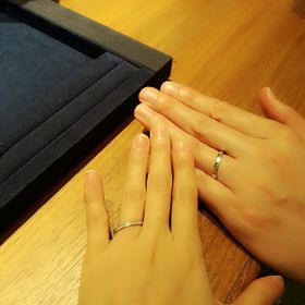 【EITO(エイト)の口コミ】 定番のハーフエタニティです。
本当に種類が多いので、この定番の形のもの…