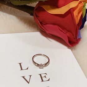 【アイプリモ(I-PRIMO)の口コミ】 指輪のデザインがハート形で可愛らしく、指にはめたときに普通の指輪とは…